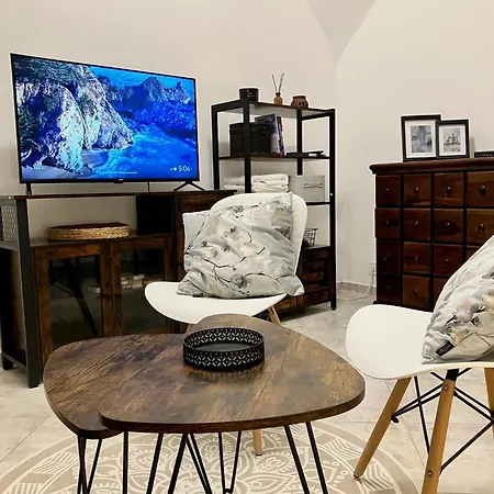 Cozy Medieval Nest 아파트