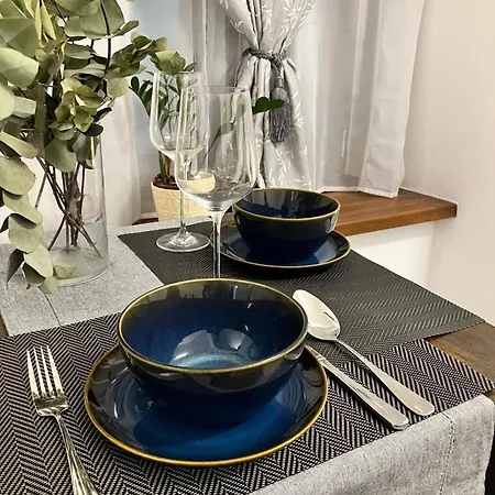 Cozy Medieval Nest 아파트