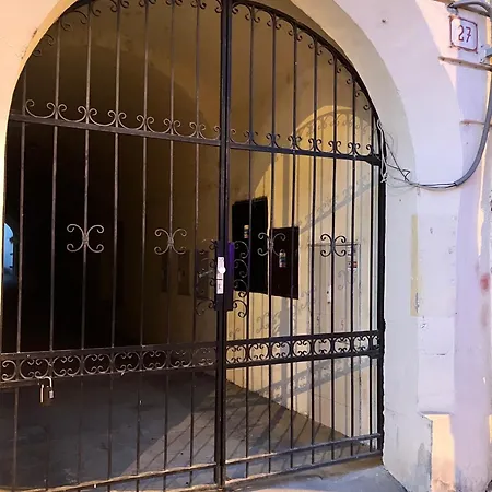 Cozy Medieval Nest 아파트 *